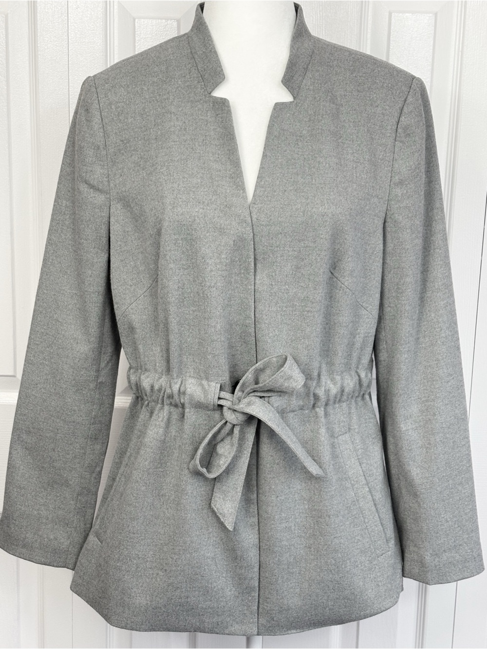 Banana Republic Light Grey Inverted Collar Long Sleeve Tie Waist Jacket 12